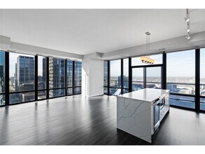 Building Photo - 497 S Marquette Ave