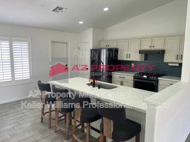 Building Photo - 2447 S 80th Ln