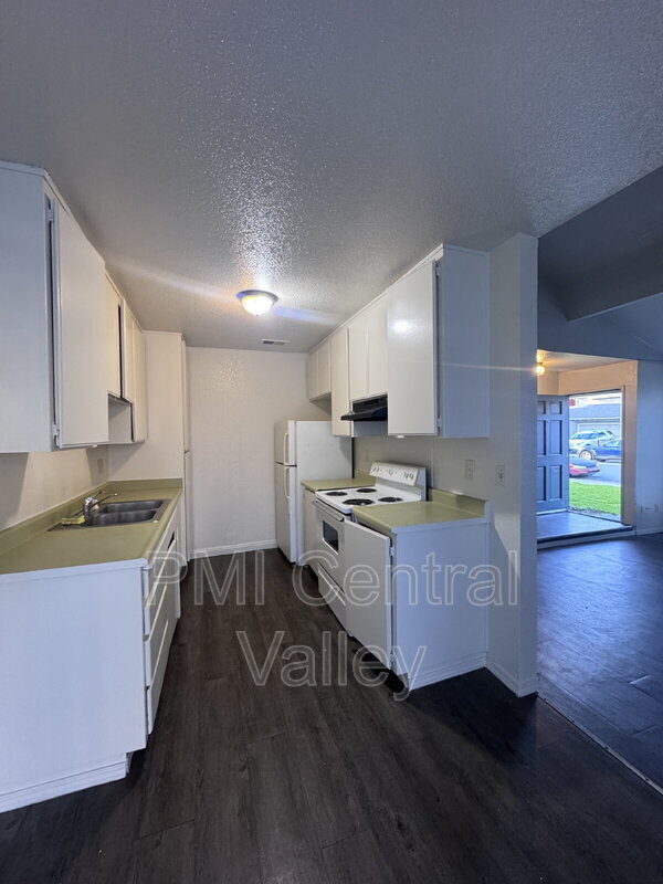 Foto del edificio - 6218 Porterfield Ct