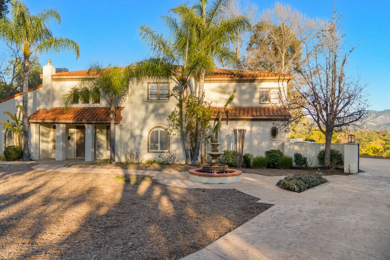 Primary Photo - 12986 MacDonald Dr