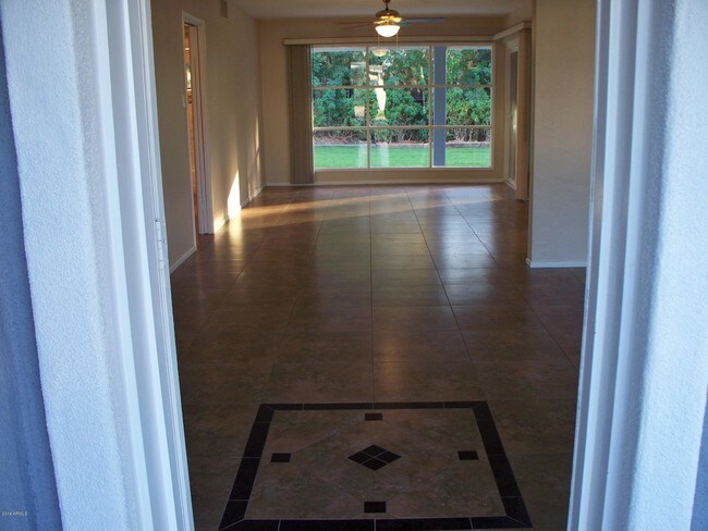 Building Photo - 4623 E Catalina Dr