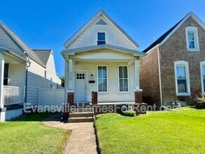 Building Photo - 2215 W Delaware St