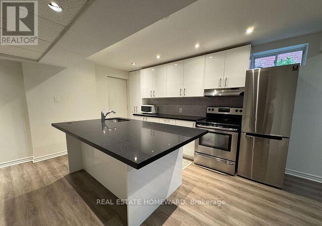 Building Photo - 121 Primeau Dr