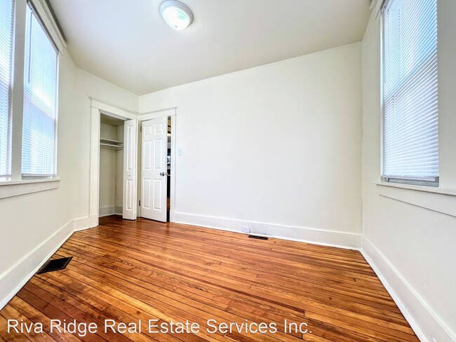 Building Photo - 4 br, 1 bath House - 301 Broadway Avenue