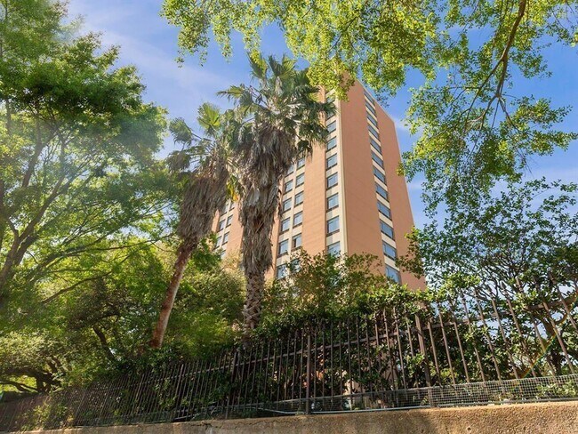 Foto del edificio - 7510 Hornwood Dr