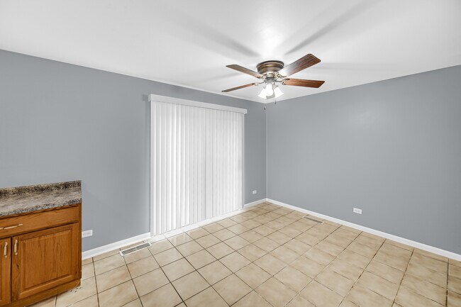 Building Photo - 17618 Grandview Dr