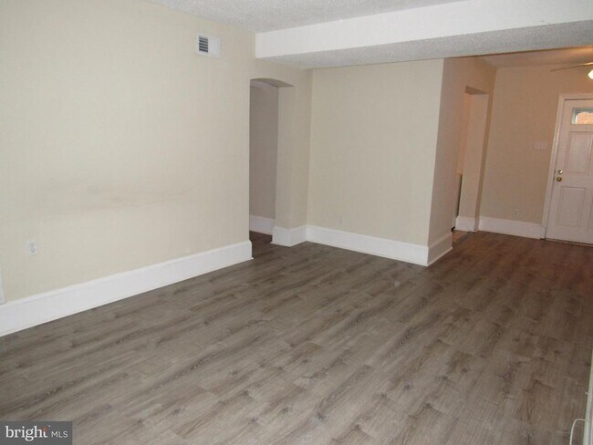 Building Photo - 2503 Arlington Blvd