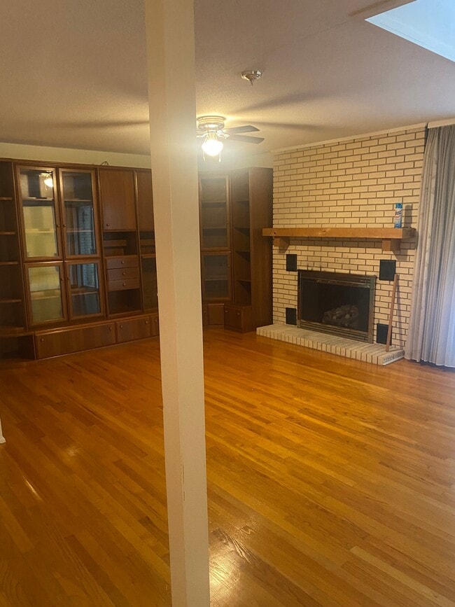 Foto del edificio - 127 Five Ponds Ln