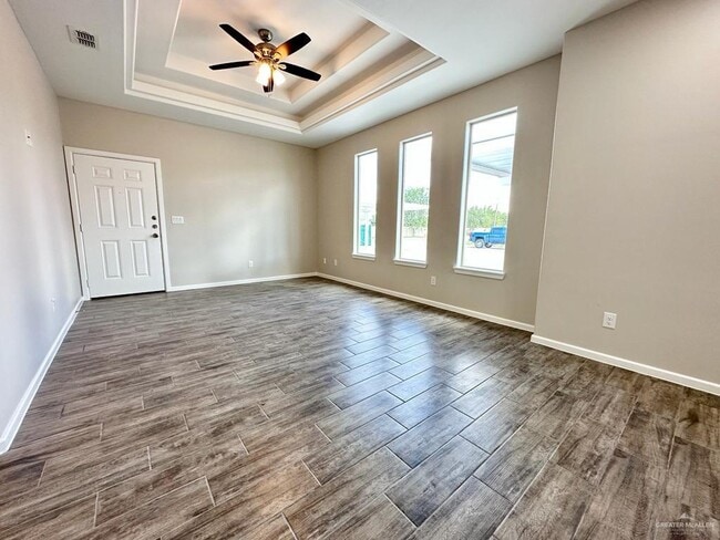 Building Photo - 1404 Vani Dr