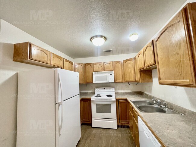 Foto del edificio - 3380 Saratoga St