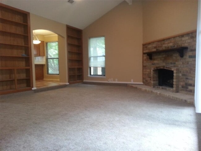Building Photo - 2917 Elsinor Dr