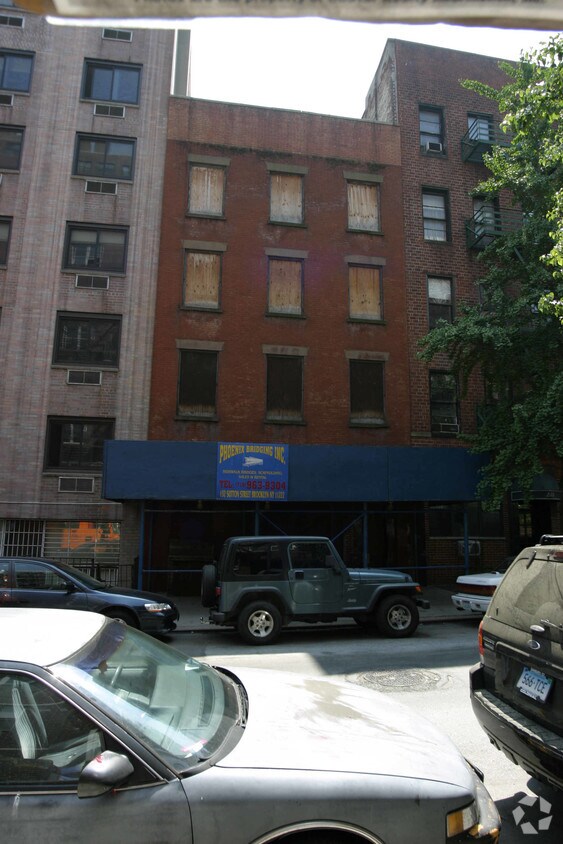 Building Photo - 236 E 81st St