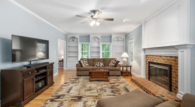 Building Photo - 8918 Landing Dr SW