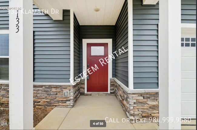 Building Photo - 133 Klamath Dr