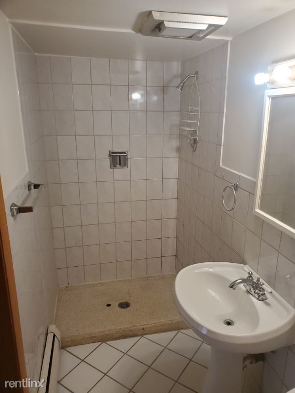 Foto del edificio - Studio, 1 bath Apartment - 2217 N Harlem Ave
