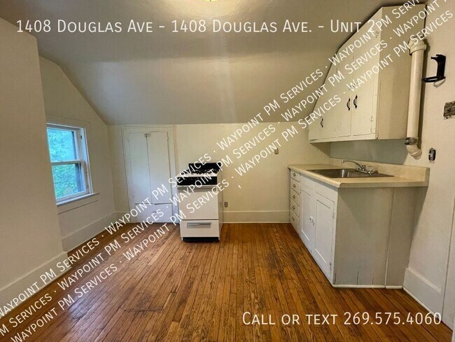 Foto del edificio - 1408 Douglas Ave