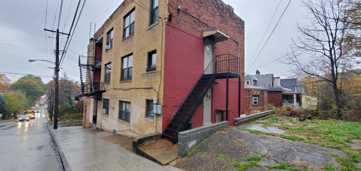 Primary Photo - 1101-1103 Rebecca Ave
