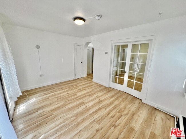 Building Photo - 934 1/2 S Berendo St