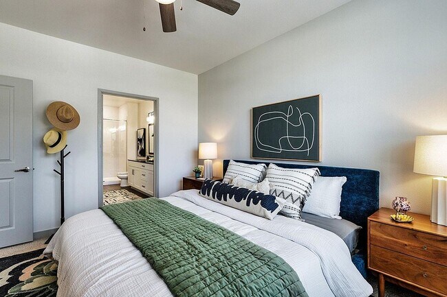 Foto del edificio - 1801 Warner Ranch Dr