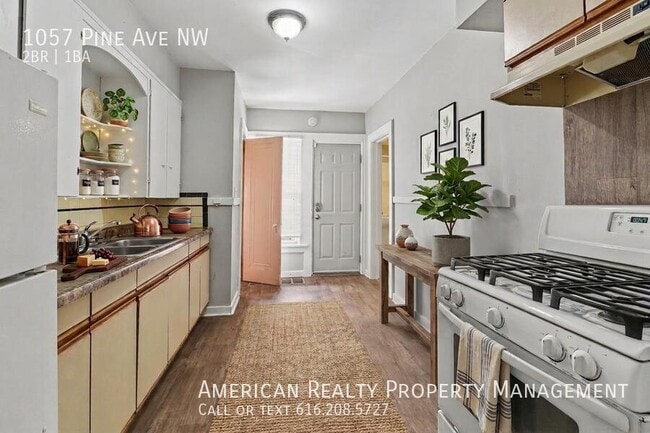 Building Photo - 1057 Pine Ave NW