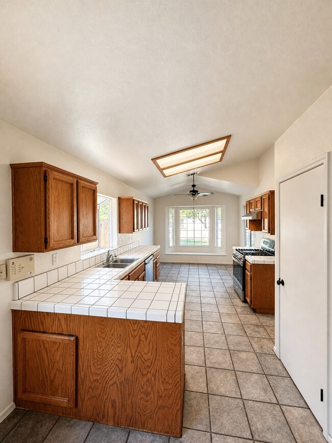 Foto del edificio - Almost Ready For You To Call It Home! Be the first to tour and apply for this amazing home in the...