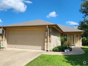 Building Photo - 4633 Stonehaven Dr