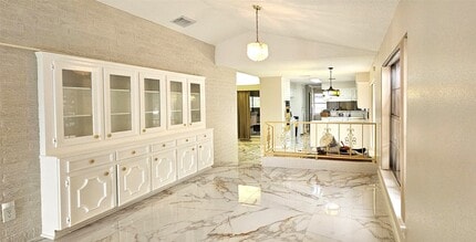 Building Photo - 1602 Luella Ave