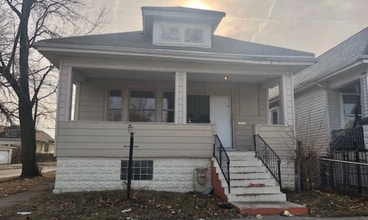 Building Photo - 1445 W 72nd St