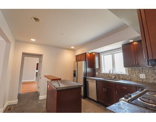 Building Photo - 32 Saint James Ave