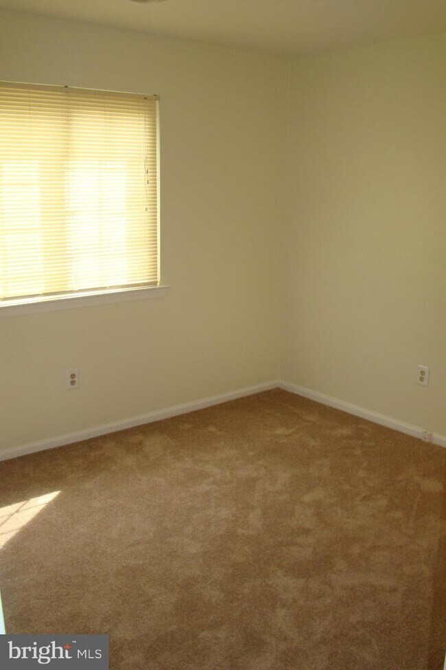 Building Photo - 39 Brookside Ct