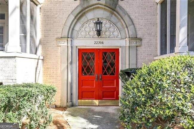 Building Photo - 2230 Peachtree Rd NW