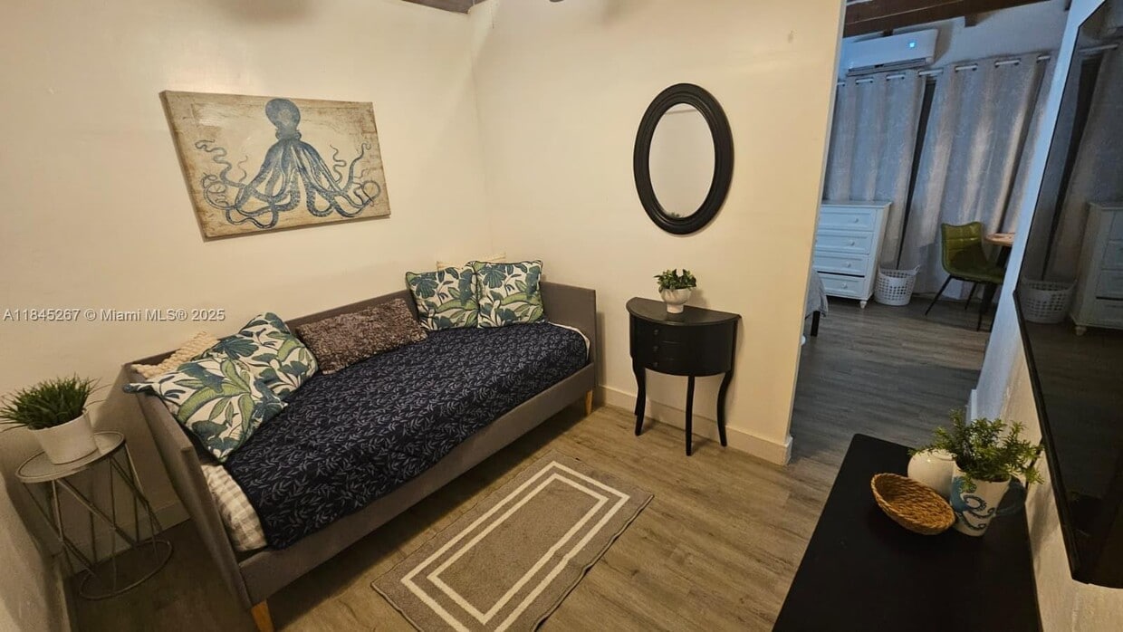 Foto principal - 1836 Roosevelt St