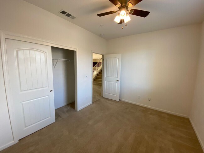 Building Photo - Immaculate Lemoore home for rent coming soon!