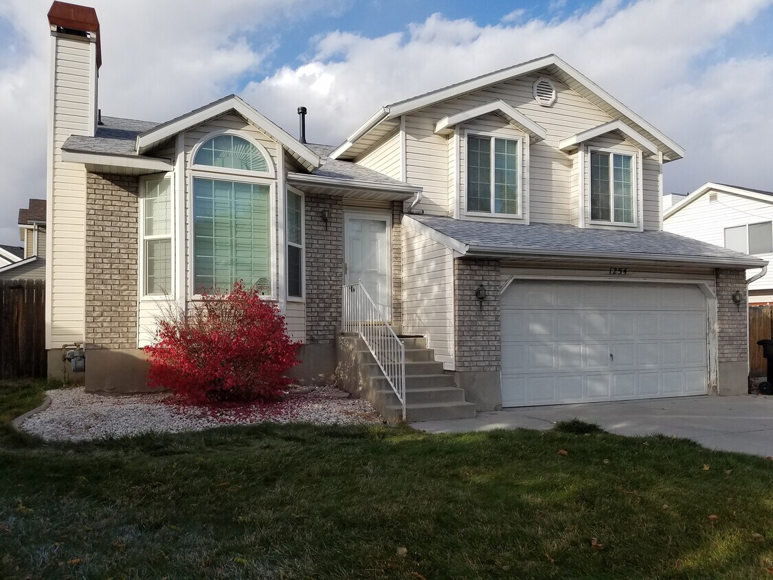 Primary Photo - 1254 W Eagle Nest Dr