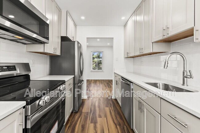 Foto del edificio - 8234 Stationhouse Ct