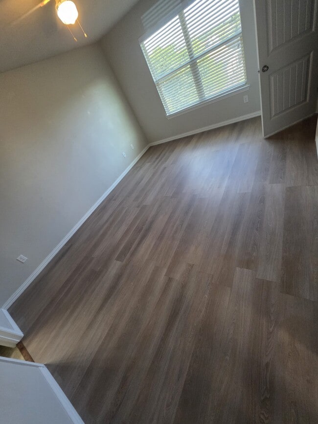 Foto del edificio - 1336 Glen Garden Dr