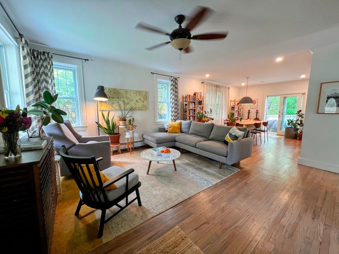 Primary Photo - 25 Lyman Pl
