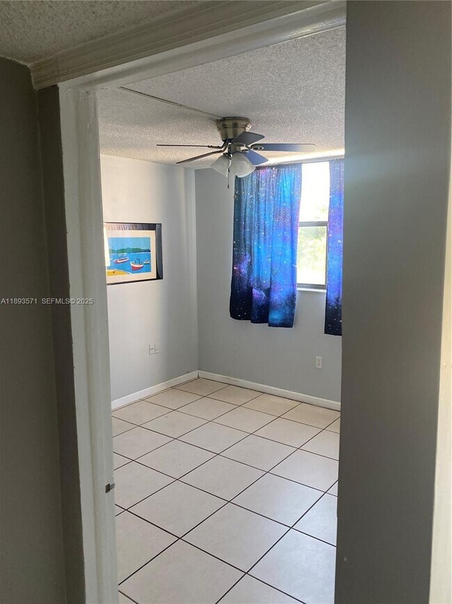 Foto del edificio - 8006 SW 149th Ave