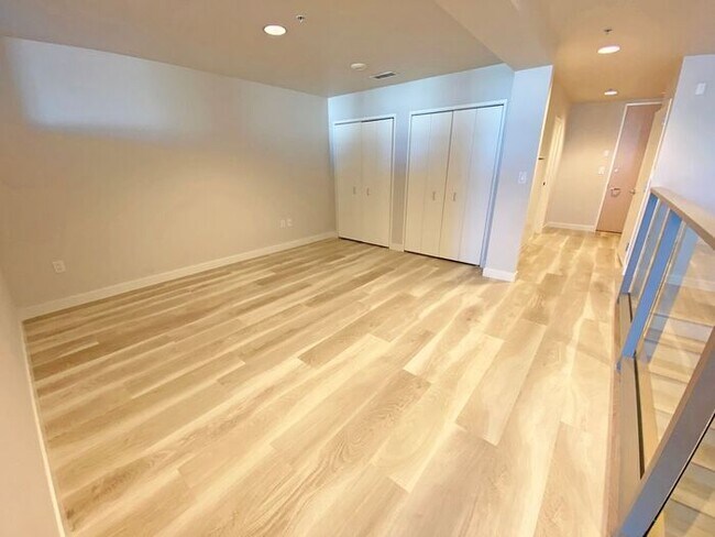 Foto del edificio - Live at The Axis High-Rise! Upscale, Urban...