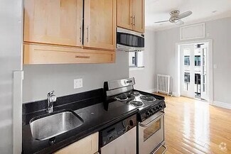 Building Photo - 326 E 35th St