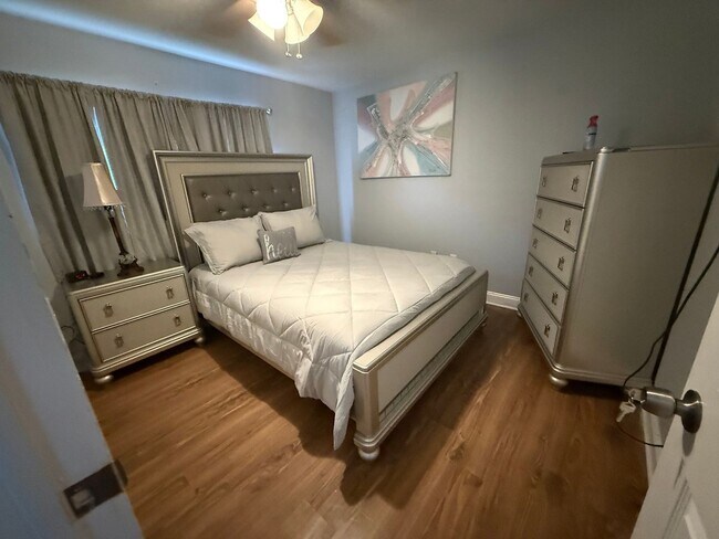 Foto del edificio - 26843 Roseann Pl