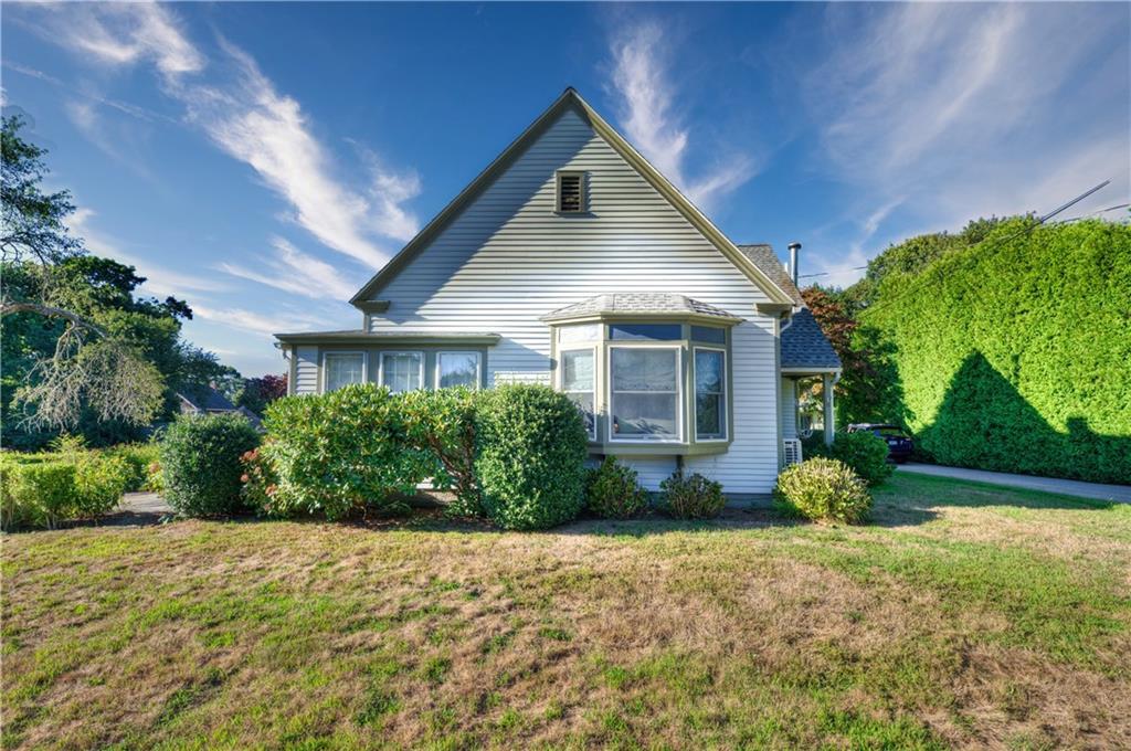 11 Crest Ave, Narragansett, RI 02882 House Rental in Narragansett, RI