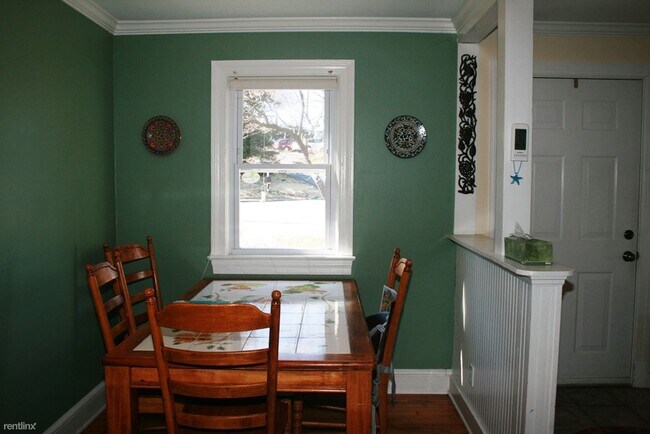 Building Photo - 2 br, 1 bath House - 1202 Cherry Avenue