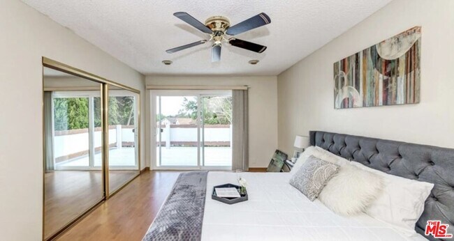Foto del edificio - 1601 N Camden Pl