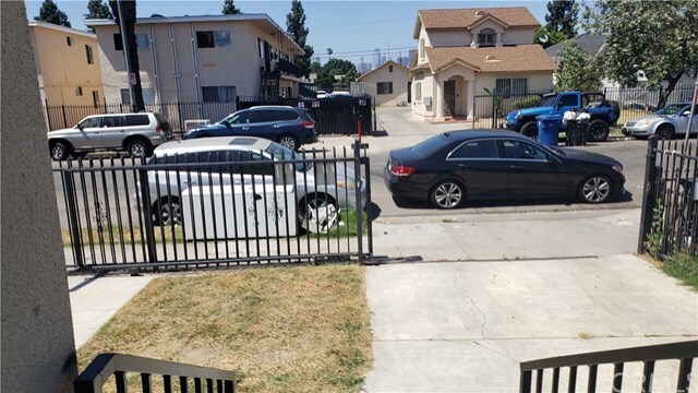 Building Photo - 718 E 40th Pl