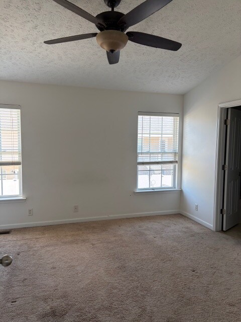 Foto del edificio - 2033 Victory Gallop Ln