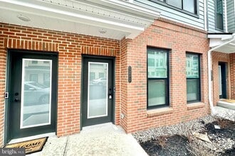 Building Photo - 1212 Parker Blvd