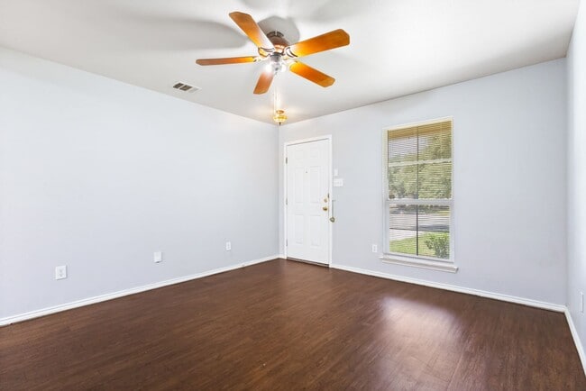 Building Photo - 10526 Marigold Bay