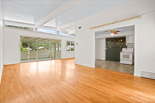 Foto del edificio - 1501 S Betty Ln