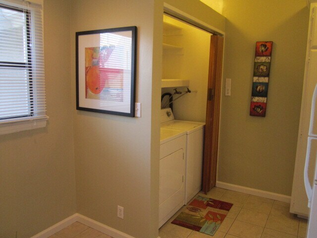 Foto principal - 5222 W Olympic Blvd